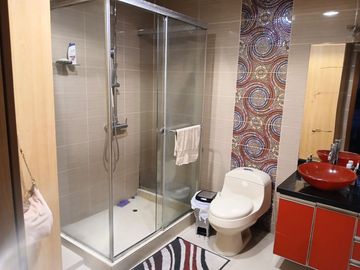 👨‍👩‍👧‍👦 VENDO MODERNA Y ELEGANTE CASA DE 3 PISOS + AZOTEA EN SAN LUIS