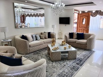 👨‍👩‍👧‍👦 VENDO MODERNA Y ELEGANTE CASA DE 3 PISOS + AZOTEA EN SAN LUIS