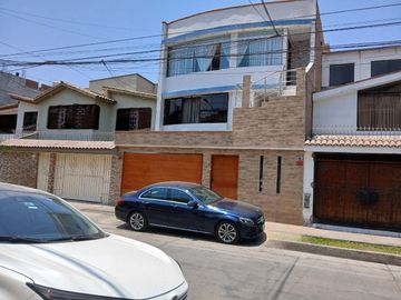 👨‍👩‍👧‍👦 VENDO MODERNA Y ELEGANTE CASA DE 3 PISOS + AZOTEA EN SAN LUIS