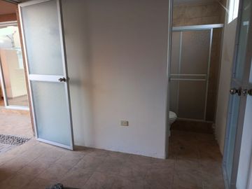 CASA EN VENTA EN IZAMBA. AMBATO