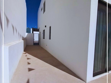 CASA NUEVA EN CIRCUITO PROVENZA