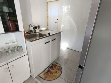 Se vende casa con cabaña en Rene Schneider casi llegando a Rubén Darío, Valdivia