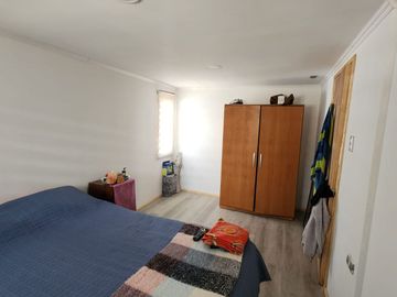 Se vende casa con cabaña en Rene Schneider casi llegando a Rubén Darío, Valdivia