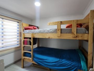Se vende casa con cabaña en Rene Schneider casi llegando a Rubén Darío, Valdivia