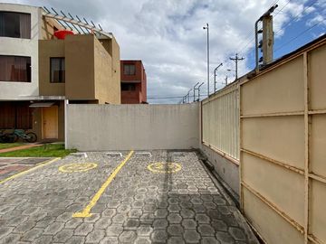 Casa en Venta en Conjunto Habitacional Los Ángeles 1 - Sector Calderón