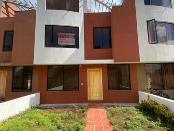 Casa en Venta en Conjunto Habitacional Los Ángeles 1 - Sector Calderón