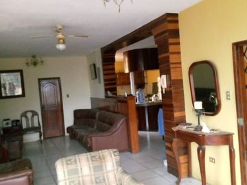 VENDO CASA EN LA CIUDAD DE PASAJE
