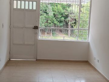 CASA EN VENTA - URBANIZACIÓN SOL DE ORIENTE.