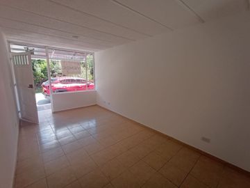 CASA EN VENTA - URBANIZACIÓN SOL DE ORIENTE.