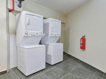 Venta Departamento de Tres Dormitorios, Áreas Comunes en Chorrillos, Límite con Barranco
