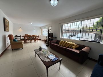 Venta Departamento 1er piso en Av. Reynaldo Vivanco, Surco.