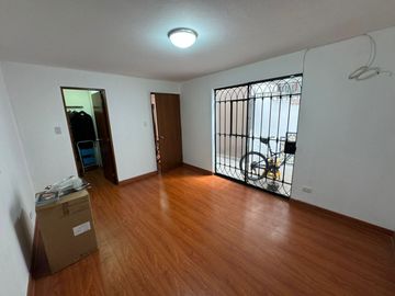 Venta Departamento 1er piso en Av. Reynaldo Vivanco, Surco.