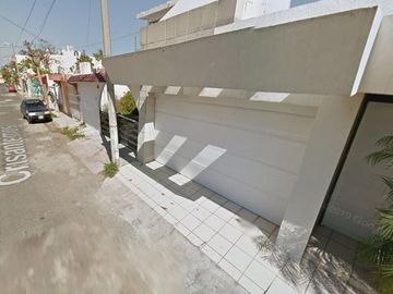 VENTA DE CASA EN FLORES DEL VALLE VERACRUZ CALLE CRISANTEMOS