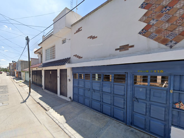 CASA EN VENTA EN JARDINES DE JEREZ II Y III, LEON-GTO