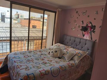 CASA EN VENTA 4 PISOS SUBA LOMBARDÍA