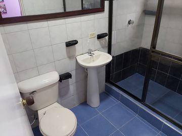 CASA EN VENTA 4 PISOS SUBA LOMBARDÍA