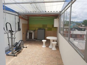 CASA EN VENTA 4 PISOS SUBA LOMBARDÍA