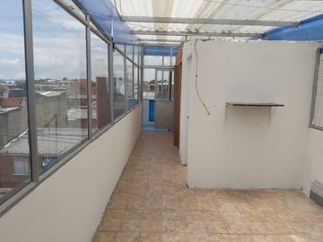 CASA EN VENTA 4 PISOS SUBA LOMBARDÍA