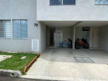VENDO CASA CIUDAD COUNTRY CALI