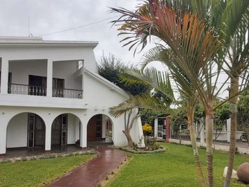 SE VENDE CASA RESIDENCIAL LA ANGOSTUR 1023  DOS CUADRAS DEL HOTEL LAS DUNAS - ICA