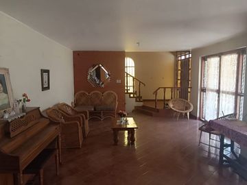 SE VENDE CASA RESIDENCIAL LA ANGOSTUR 1023  DOS CUADRAS DEL HOTEL LAS DUNAS - ICA