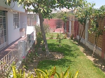 SE VENDE CASA RESIDENCIAL LA ANGOSTUR 1023  DOS CUADRAS DEL HOTEL LAS DUNAS - ICA