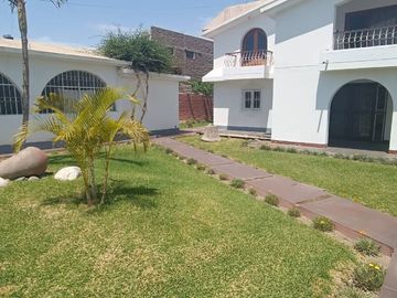 SE VENDE CASA RESIDENCIAL LA ANGOSTUR 1023  DOS CUADRAS DEL HOTEL LAS DUNAS - ICA