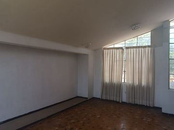 SE VENDE CASA RESIDENCIAL LA ANGOSTUR 1023  DOS CUADRAS DEL HOTEL LAS DUNAS - ICA