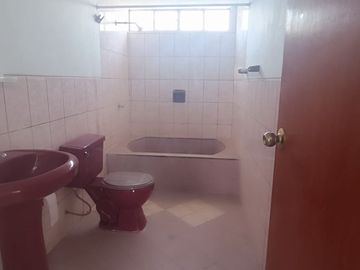 SE VENDE CASA RESIDENCIAL LA ANGOSTUR 1023  DOS CUADRAS DEL HOTEL LAS DUNAS - ICA
