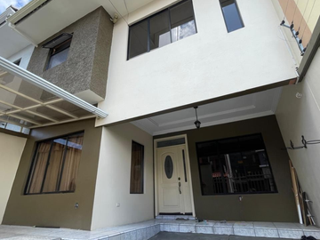 Venta de casa unifamiliar- Ubicado en el sector de Miraflores