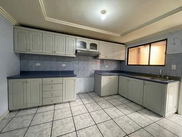 Venta de casa unifamiliar- Ubicado en el sector de Miraflores