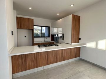 CASA EN VENTA EN SOLARES