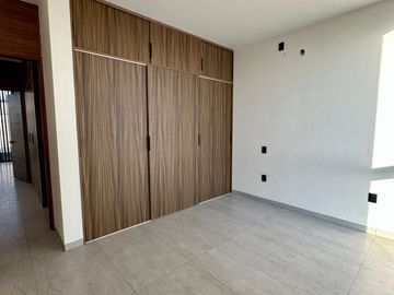 CASA EN VENTA EN SOLARES
