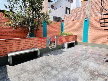 Se Vende Casa, Excelente Ubicación En Ate