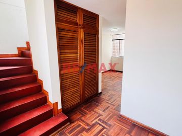 Se Vende Casa, Excelente Ubicación En Ate