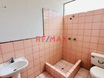 Se Vende Casa, Excelente Ubicación En Ate