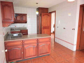 VENDO CASA EN URBANIZACION-SECTOR REMIGIO CRESPO