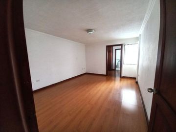 VENDO CASA EN URBANIZACION-SECTOR REMIGIO CRESPO