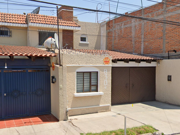 CASA A LA VENTA EN EL CENTRO HISTORICO DE SAN LUIS POTOSI, REMATE ADJUDICADO