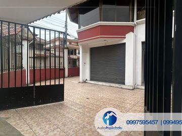CASA DE VENTA DE 4 HABITACIONES Y LOCAL COMERCIAL
