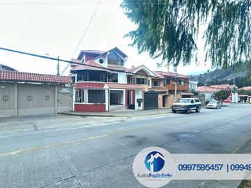 CASA DE VENTA DE 4 HABITACIONES Y LOCAL COMERCIAL