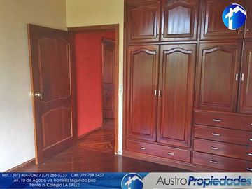 CASA DE VENTA DE 4 HABITACIONES Y LOCAL COMERCIAL
