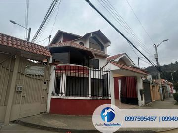 CASA DE VENTA DE 4 HABITACIONES Y LOCAL COMERCIAL