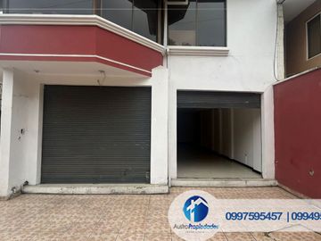 CASA DE VENTA DE 4 HABITACIONES Y LOCAL COMERCIAL