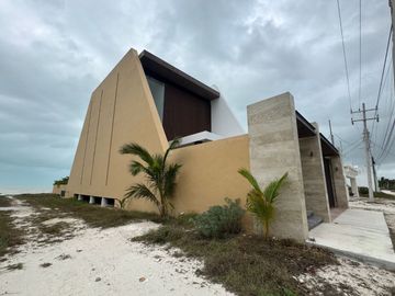 Casa frente al mar con alberca privada en venta, San Benito, Yucatán