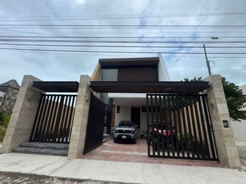 Casa frente al mar con alberca privada en venta, San Benito, Yucatán