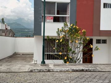 Espectacular casa en venta, Atuntaqui, 3 habitaciones
