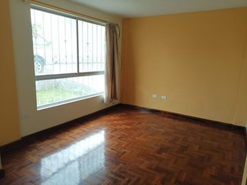 Espectacular casa en venta, Atuntaqui, 3 habitaciones