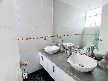 VENDO, Espectacular Duplex Frente a Parque 4dorm. 232mts. Jr. Jose Sabogal 151, Surco