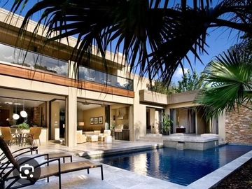 Lujo y Exclusividad en Rancho San Francisco – Casa Única en Urbanización Privada